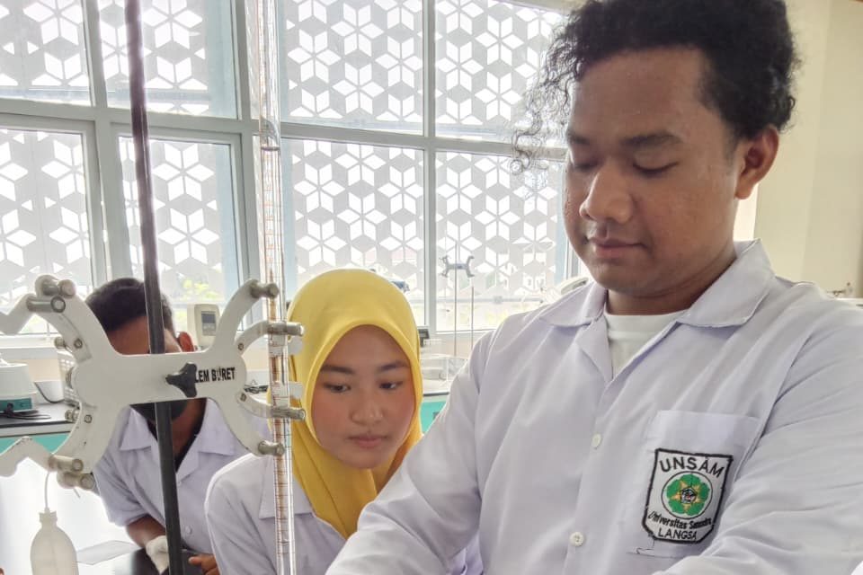 Praktikum Biokimia Reaksi Kuantitatif Lipid