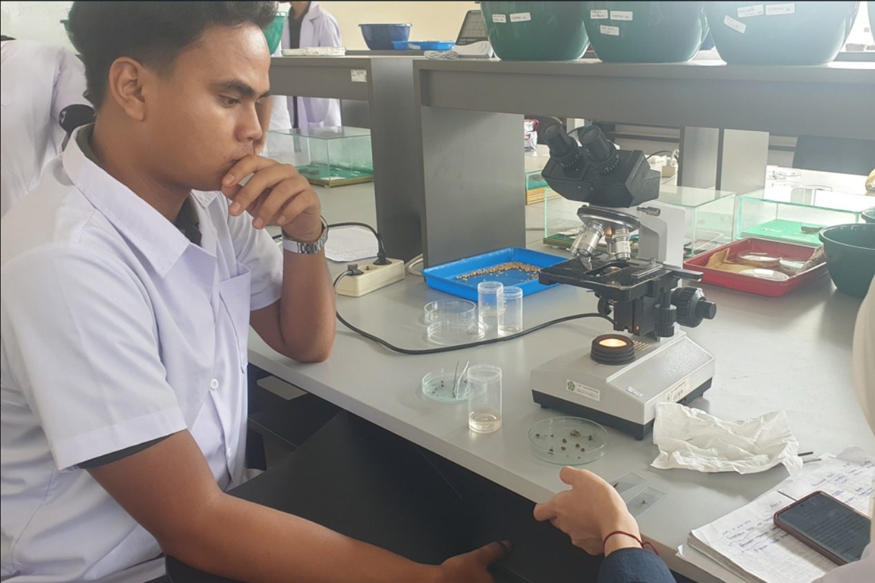 Praktikum Teknologi Pengendalian Hayati di Laboratorium Agroteknologi